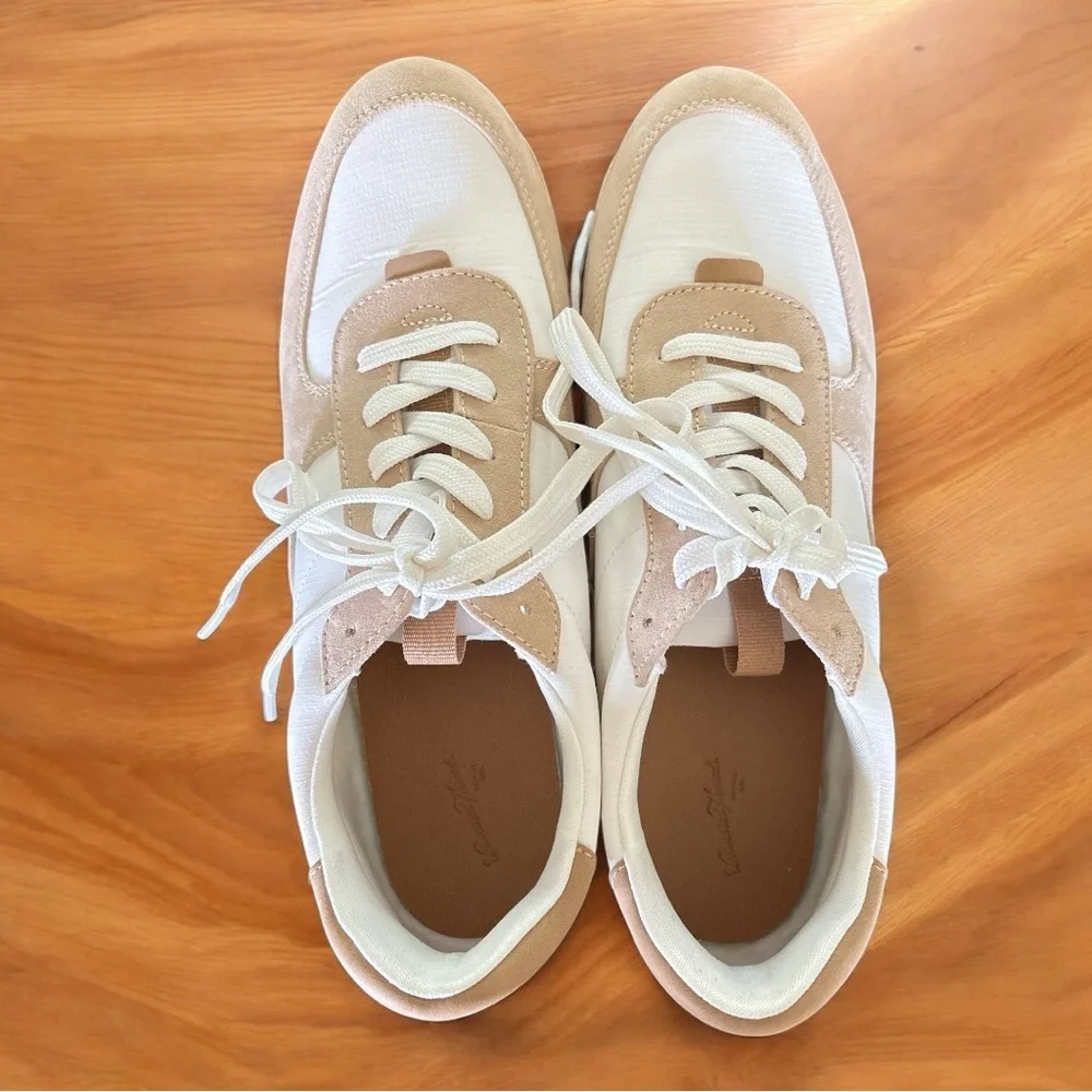 Women’s Universal Thread Maria Sneakers White and Tan Size 11 - Picture 8 of 9